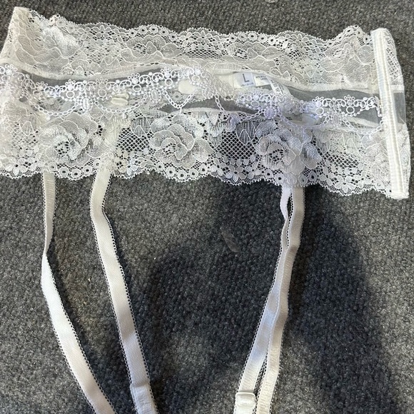 NWT Oh La La Cheri unlined balconette bra, G string and garter belt set SZ Large - Picture 7 of 10